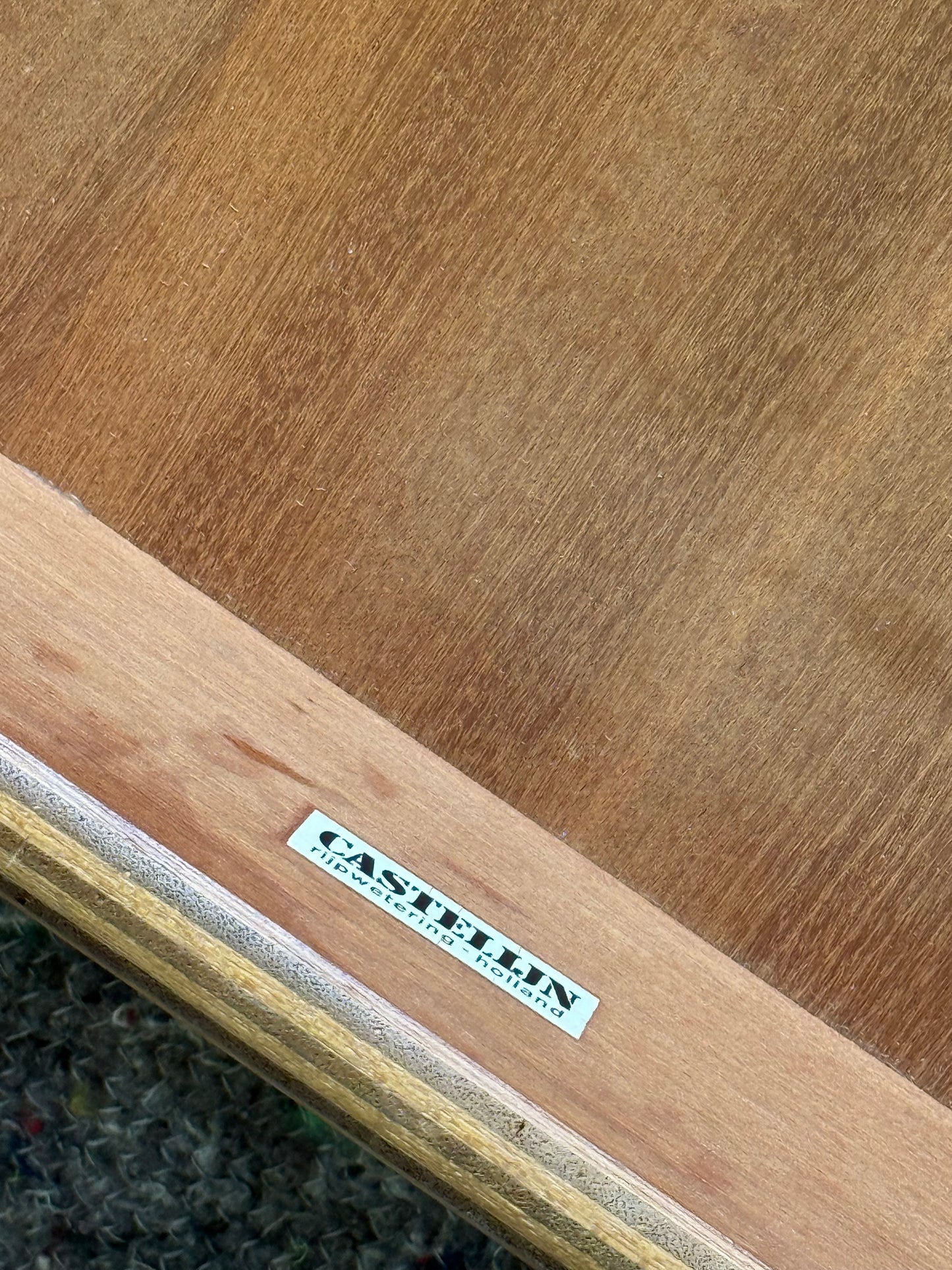 Strip eettafel van Gijs Bakker voor Castelijn