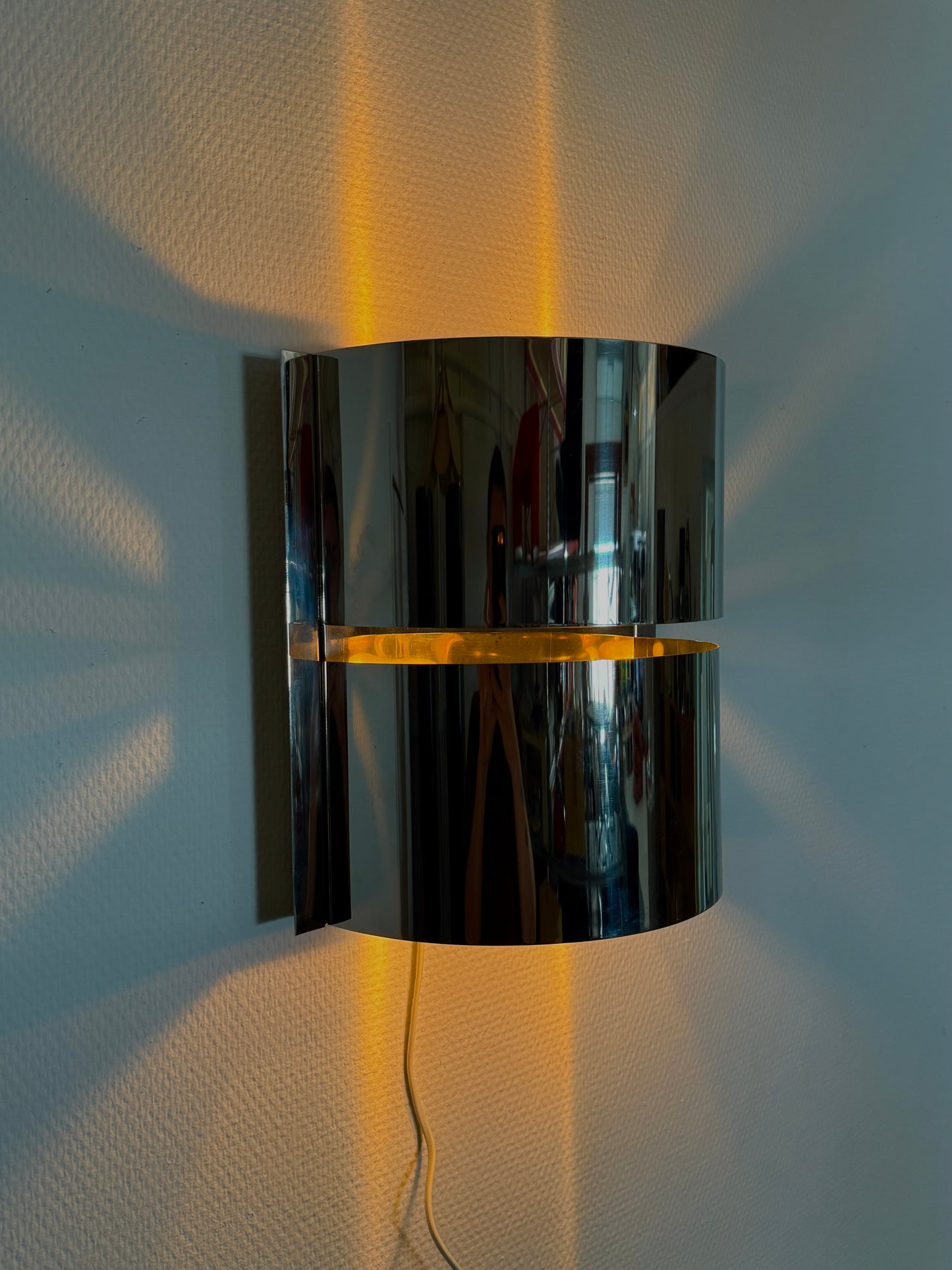 Chromen space age wandlamp van Minilumi Design