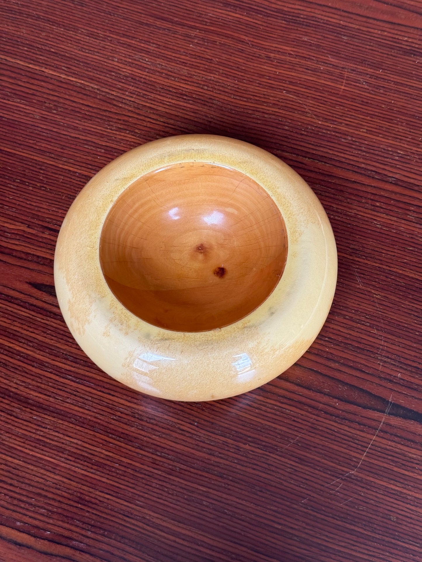 Set van twee Aldo Tura schaaltjes in geitenleer en messing