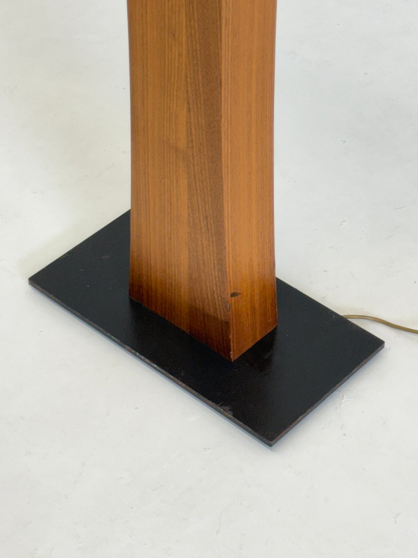 Italiaanse Mid Century vloerlamp van teakhout