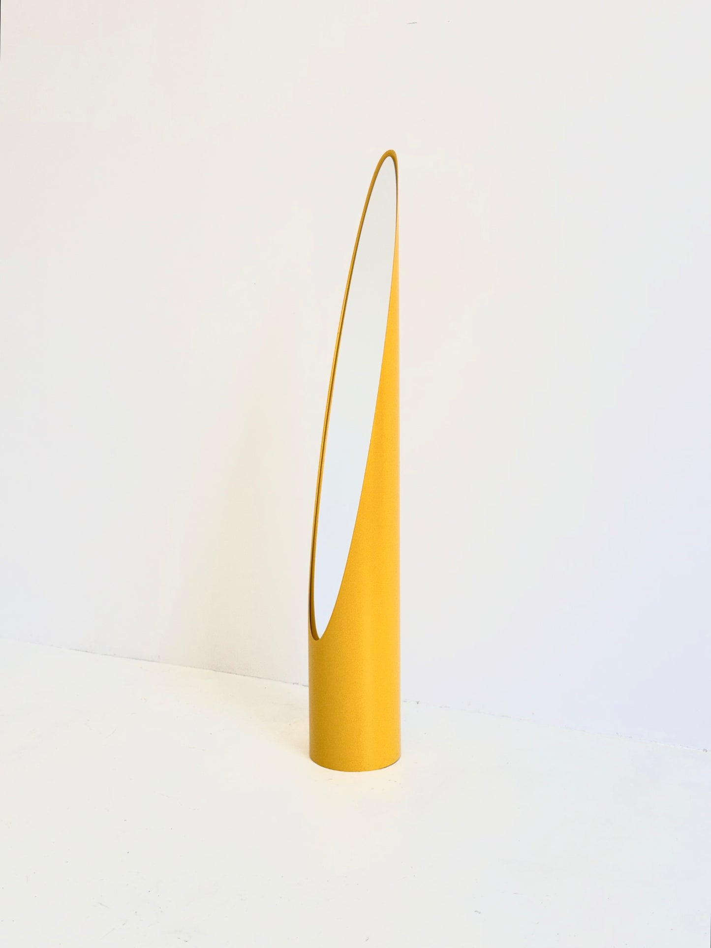 Unghia spiegel geel van Rodolfo Bonetto Lipstick mirror