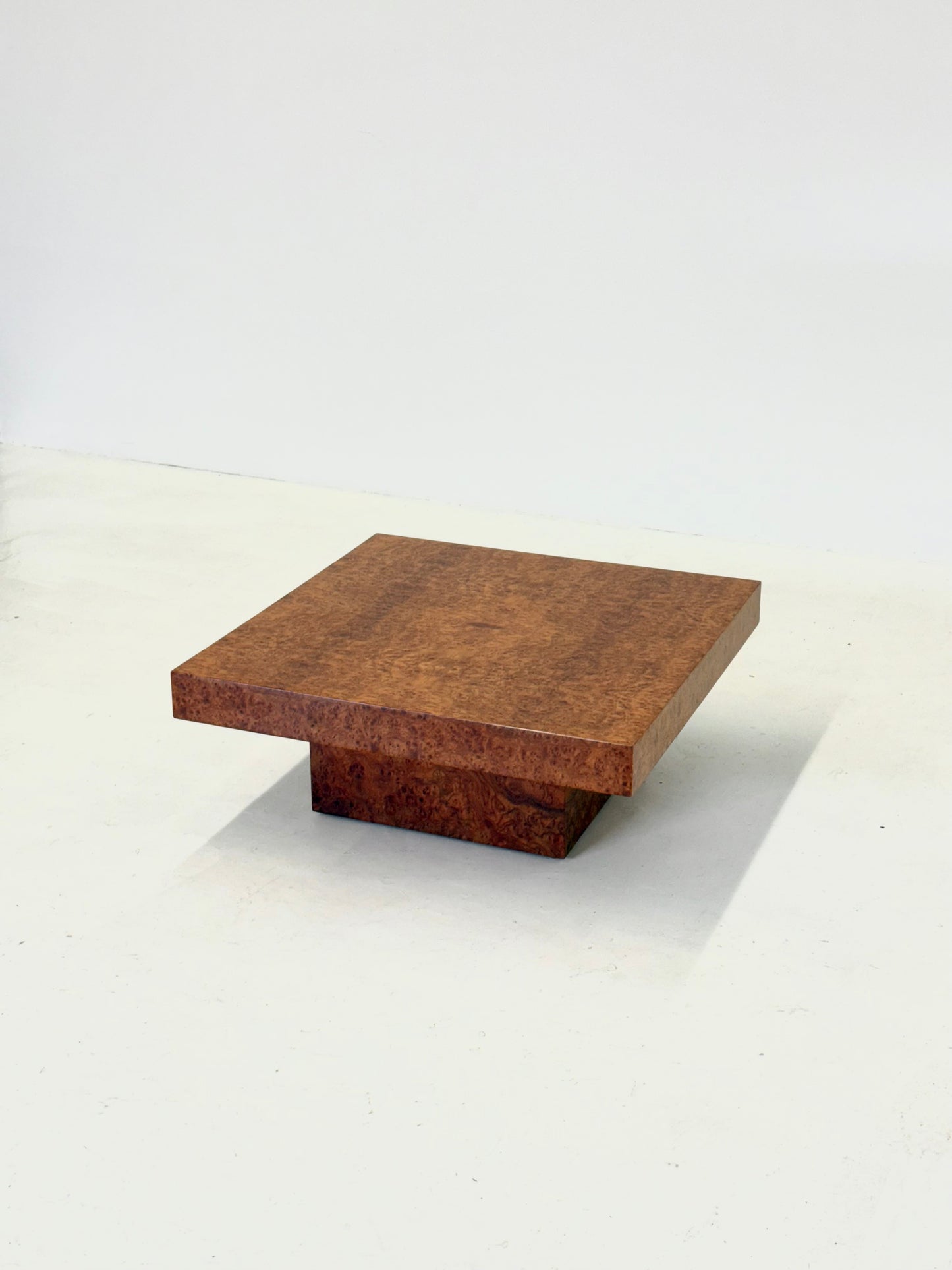 Vierkante salontafel van Fratelli Turri met wortelhout
