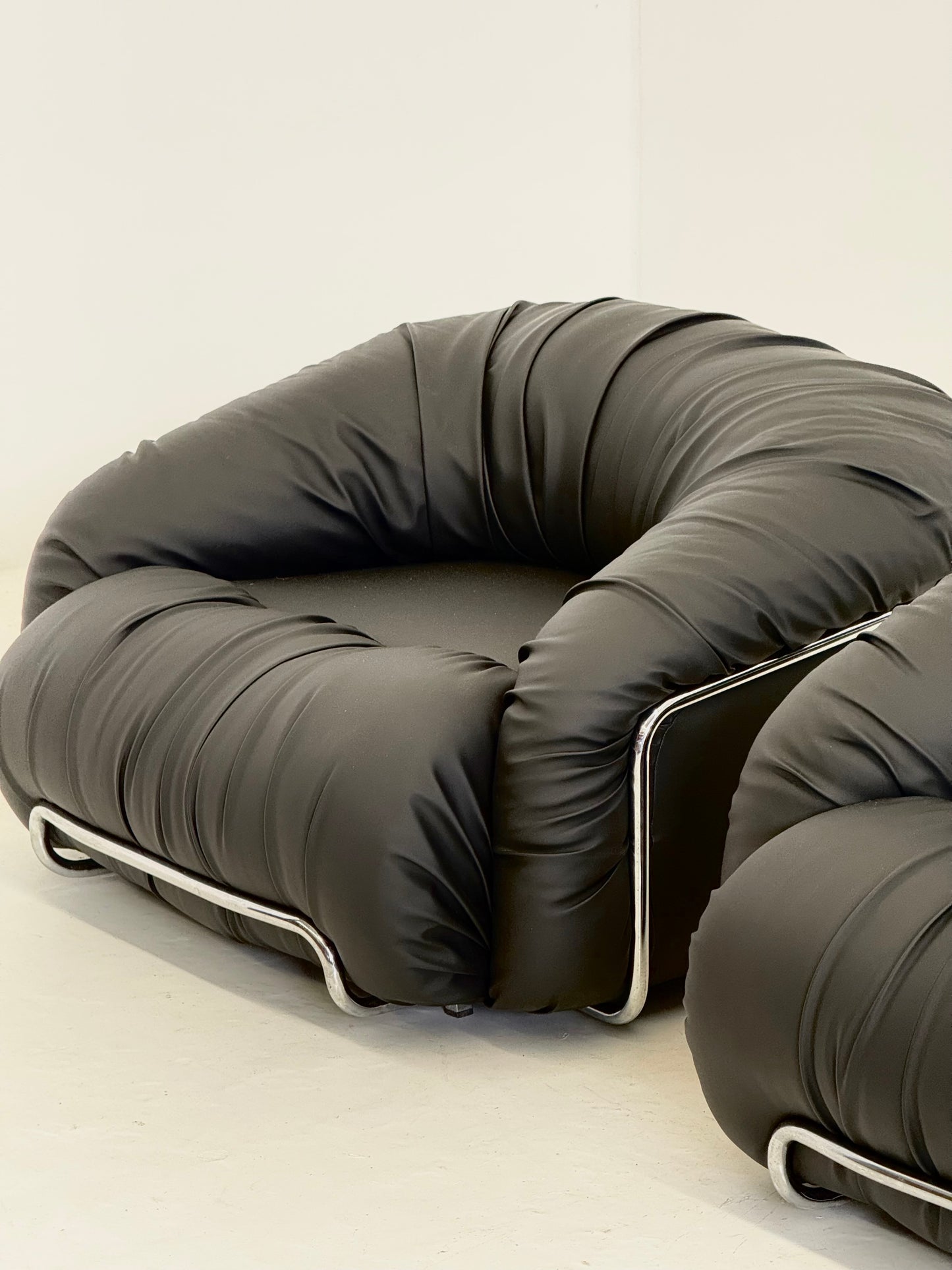 Italiaanse Space Age fauteuils in zwart