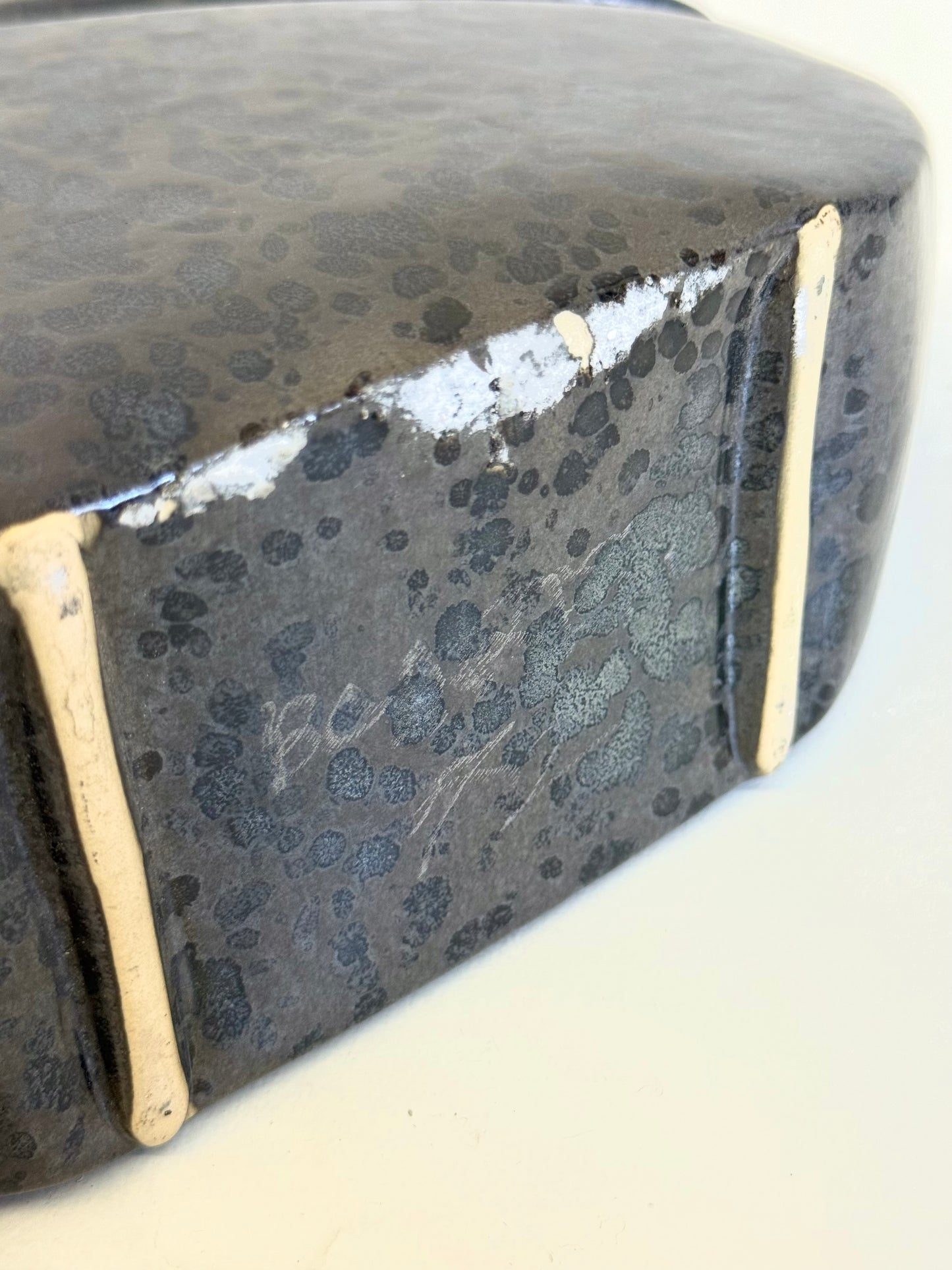 keramieke vaas van Nereo Boaretto in donkergrijs