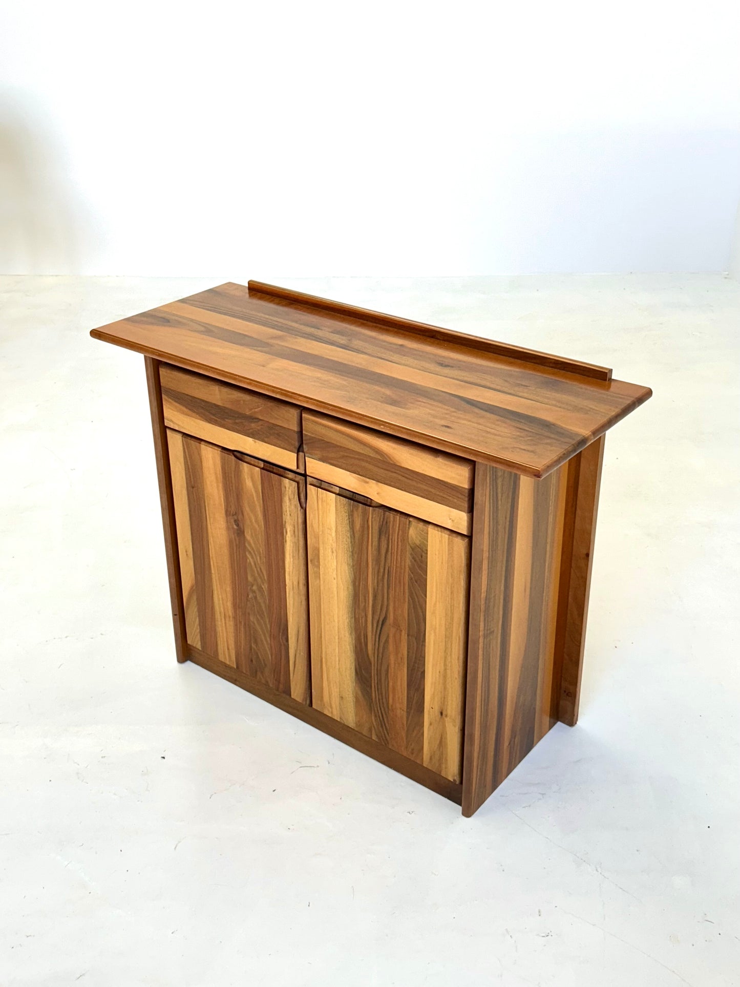 Sapporo kast van Mario Marenco voor Mobilgirgi