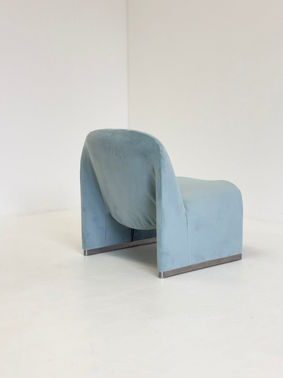 Anonima Castelli Alky Fauteuil in Babyblauw Velvet