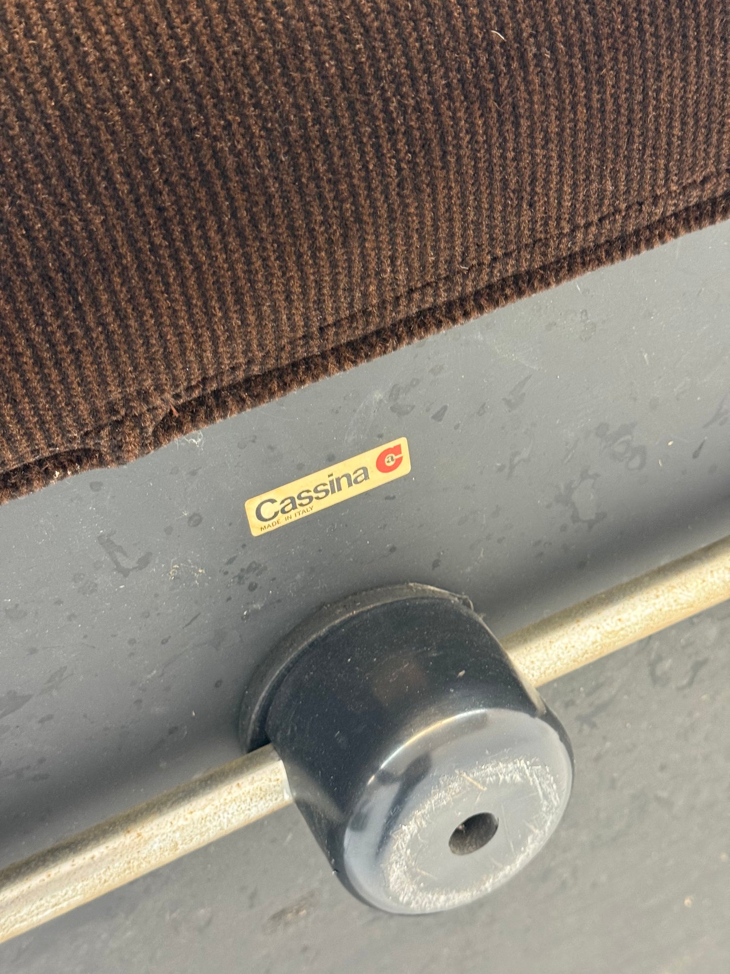 Sesann bank Gianfranco Frattini voor Cassina