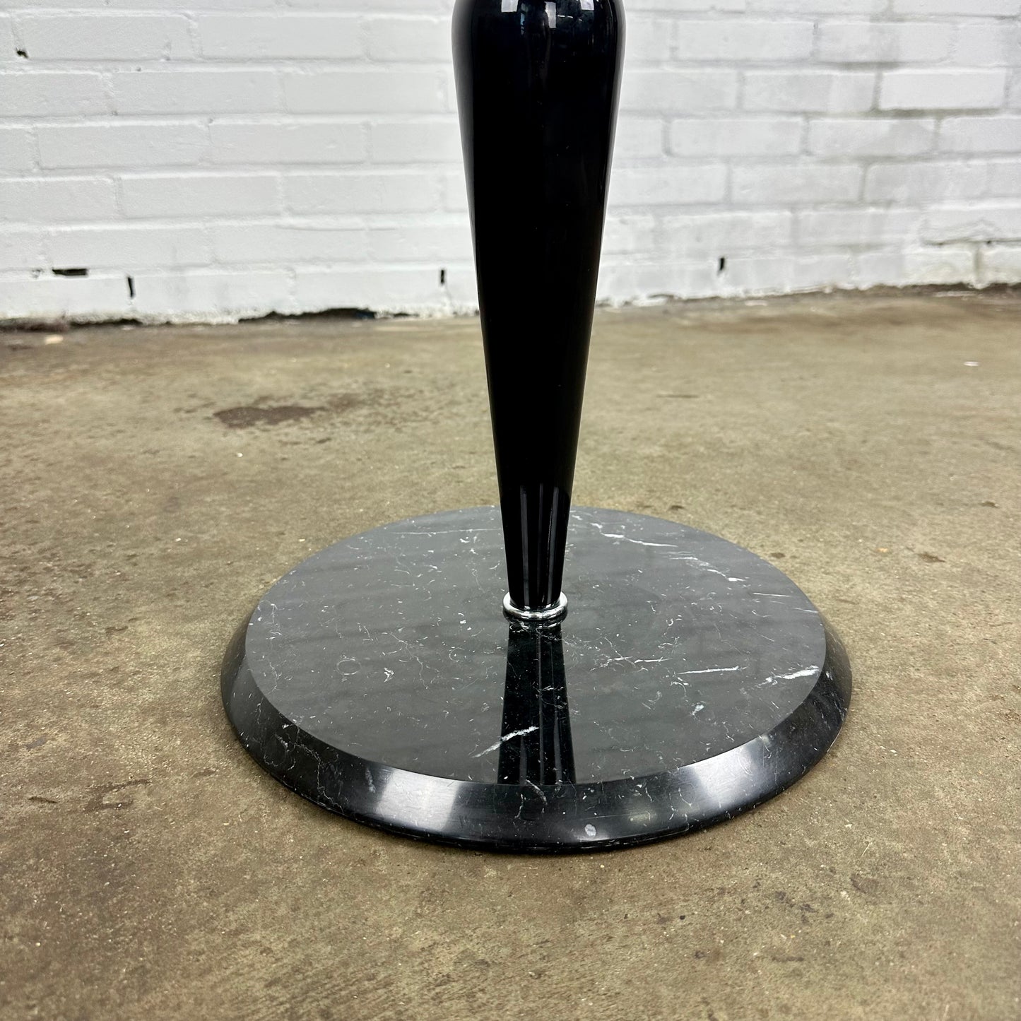 Mid-Century Modern Italiaanse bijzettafel met marmer