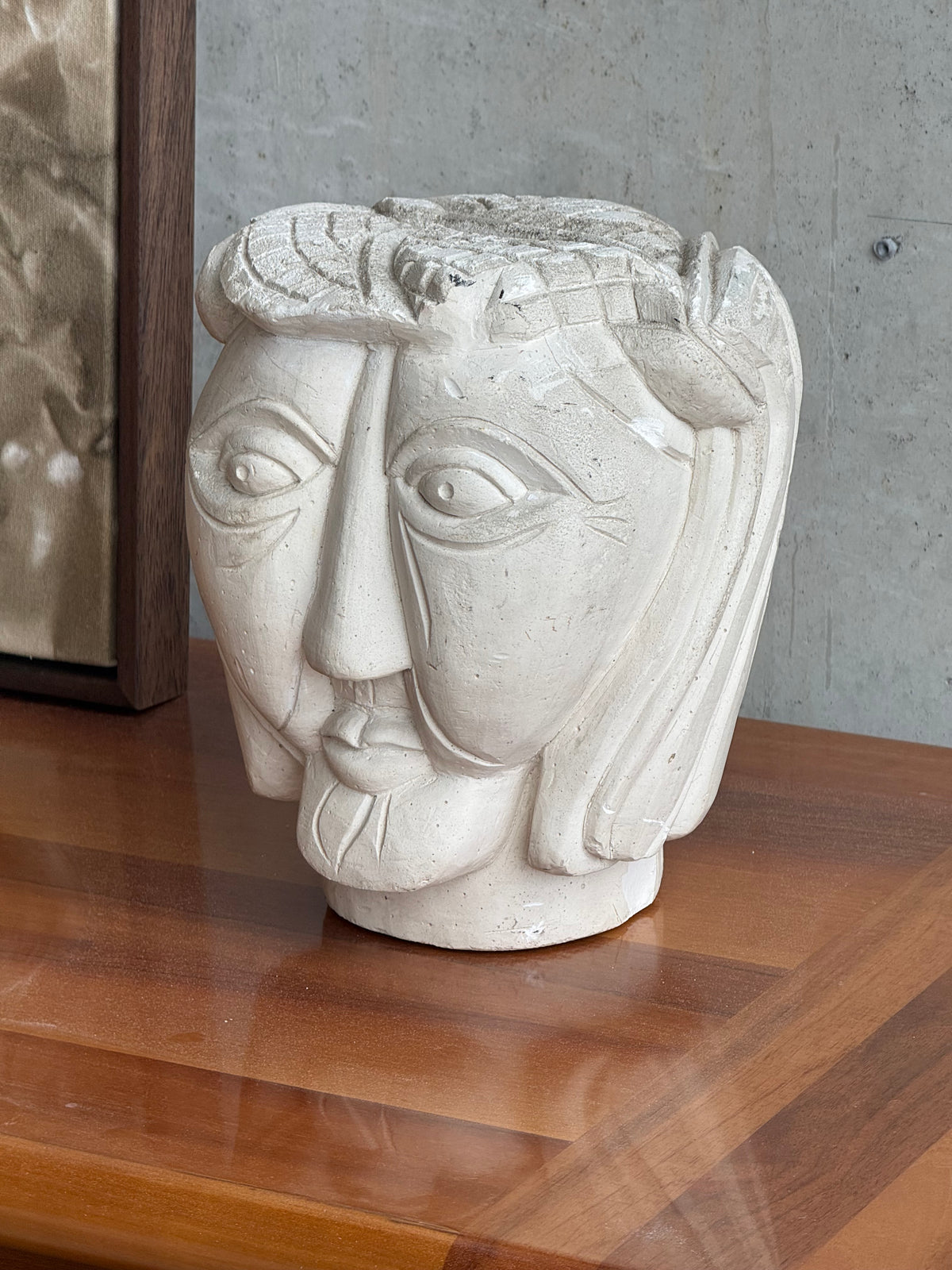 Gips Sculptuur van een hoofd Gesigneerd P.J.M.