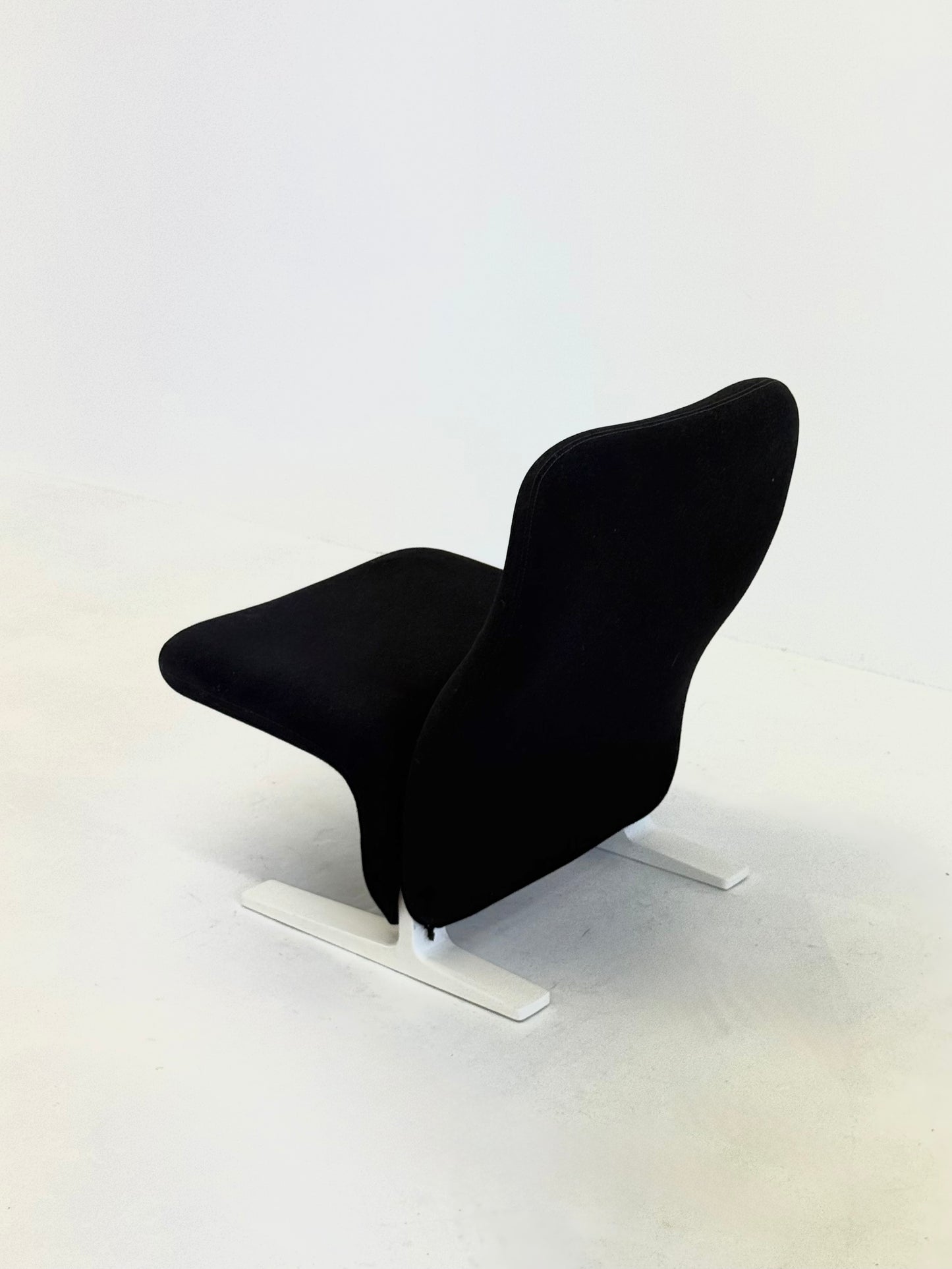 Artifort Concorde F780 fauteuil zwart door Pierre Paulin