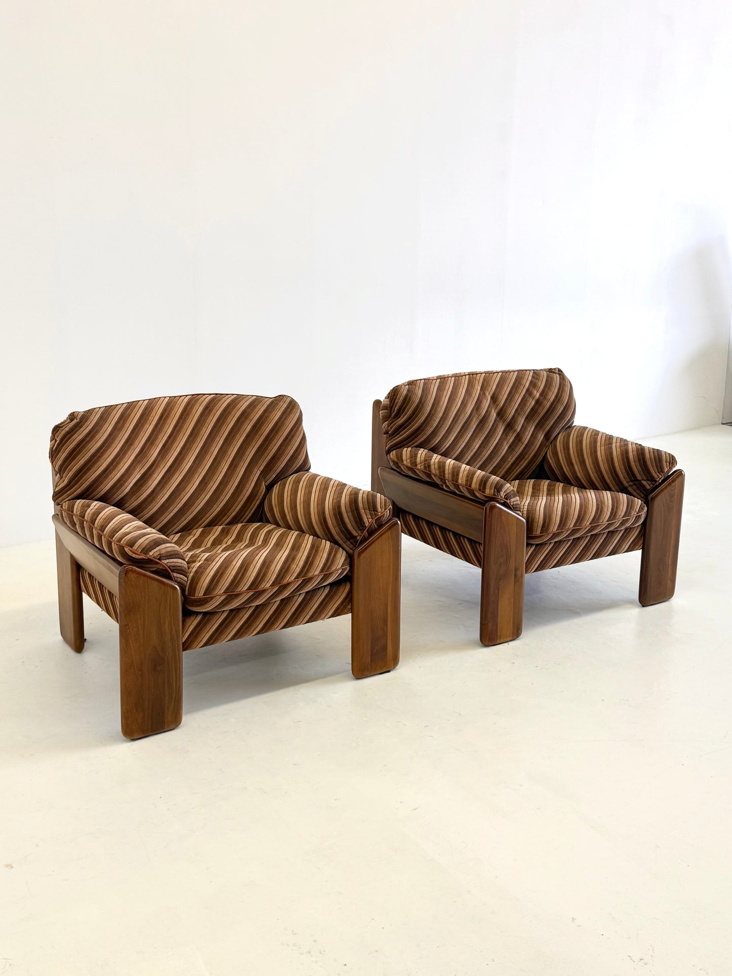 Sapporo fauteuil van Mario Marenco voor Mobil Girgi gestreept