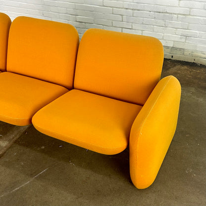 Chiclet bank van Ray Wilkes voor Herman Miller