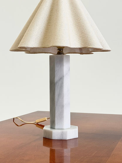 Vintage marmeren tafellamp met linnen kap
