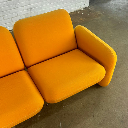 Chiclet bank van Ray Wilkes voor Herman Miller