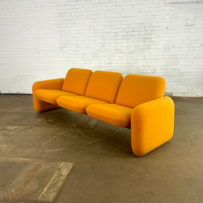 Chiclet bank van Ray Wilkes voor Herman Miller