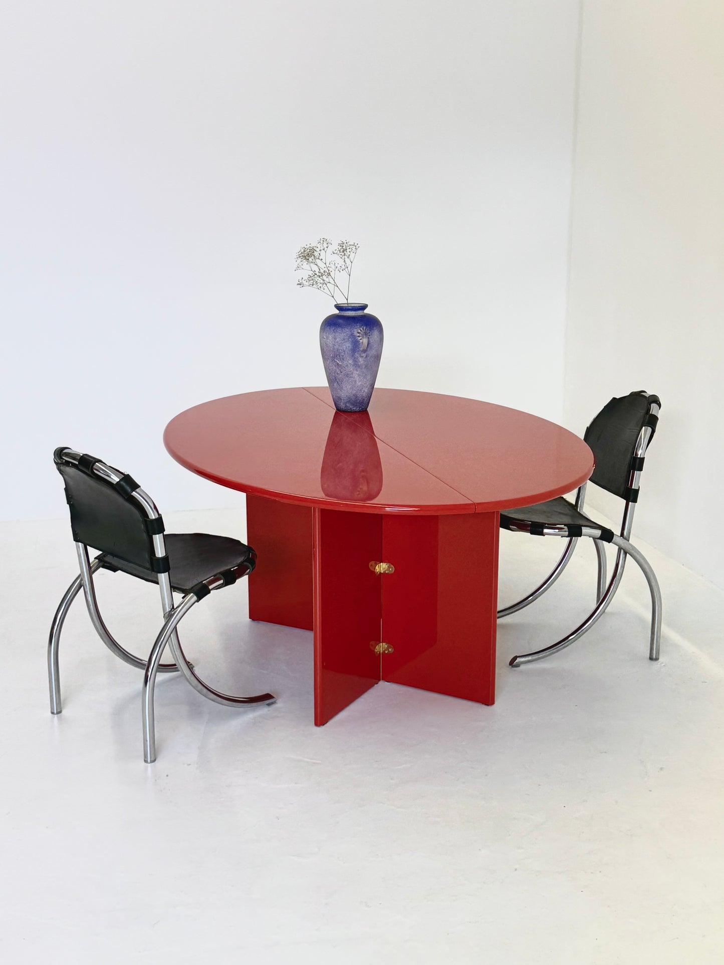Antella eettafel / console tafel van Kazuhide Takahama voor Cassina in rood
