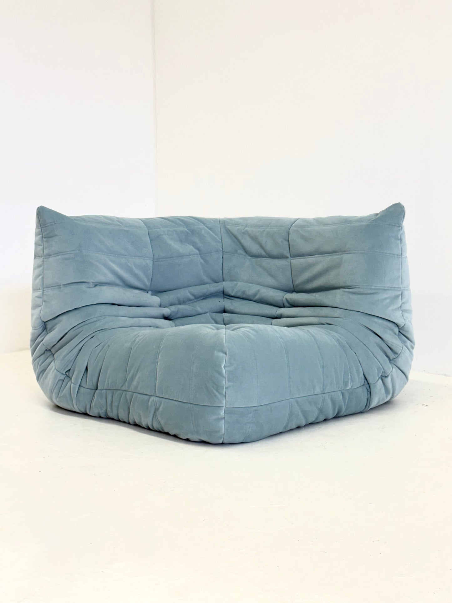 Ligne Roset Togo hoekelement 1-zit in lichtblauw