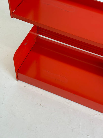 Congresso boekenkast van Lips Vago in rood oranje