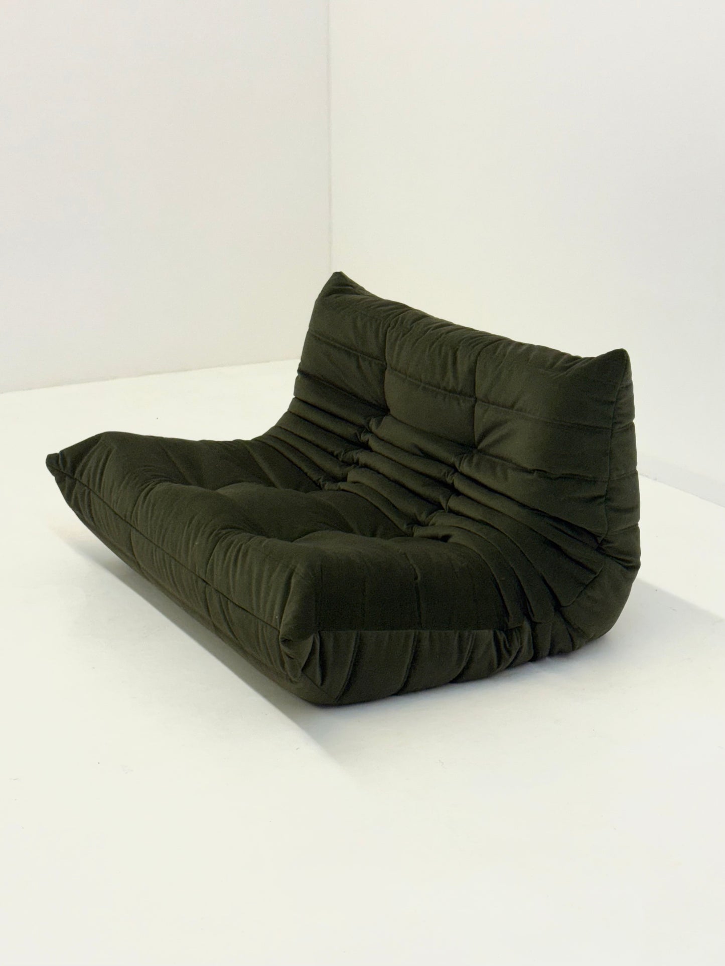 Ligne Roset Togo 2-zits element in donkergroen velvet