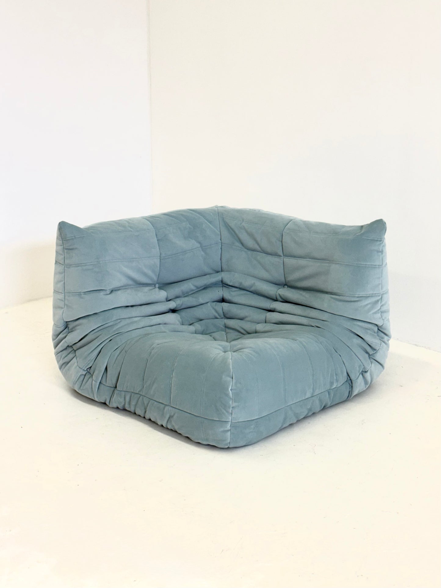 Ligne Roset Togo hoekelement 1-zit in lichtblauw