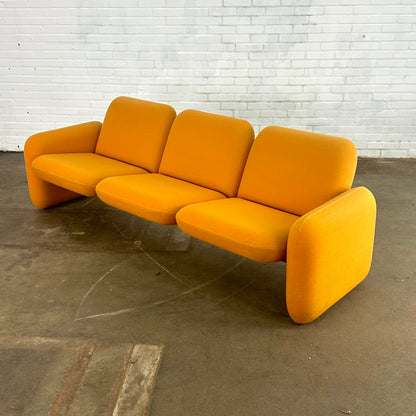 Chiclet bank van Ray Wilkes voor Herman Miller