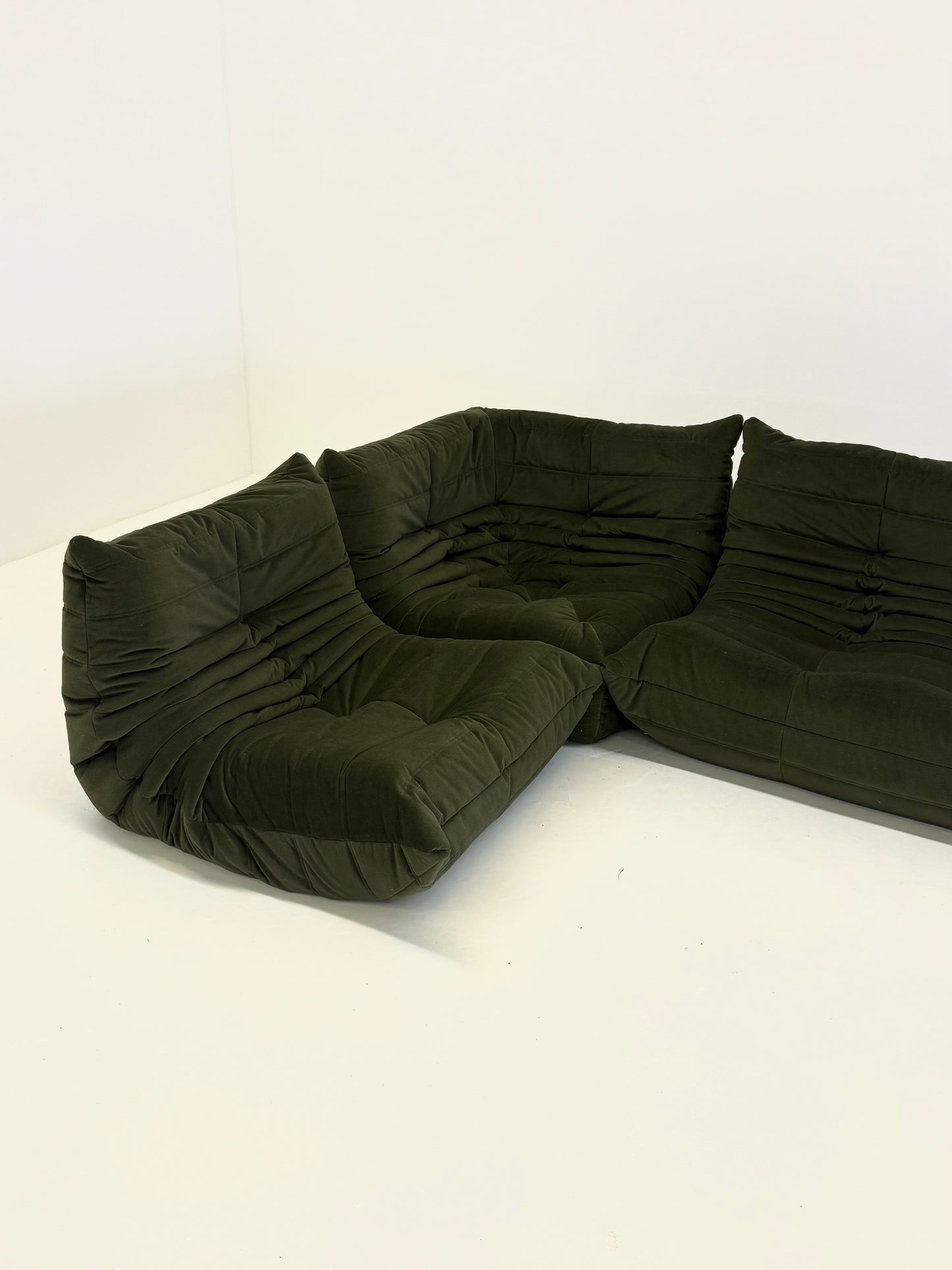 Ligne Roset Togo 2-zits element in donkergroen velvet