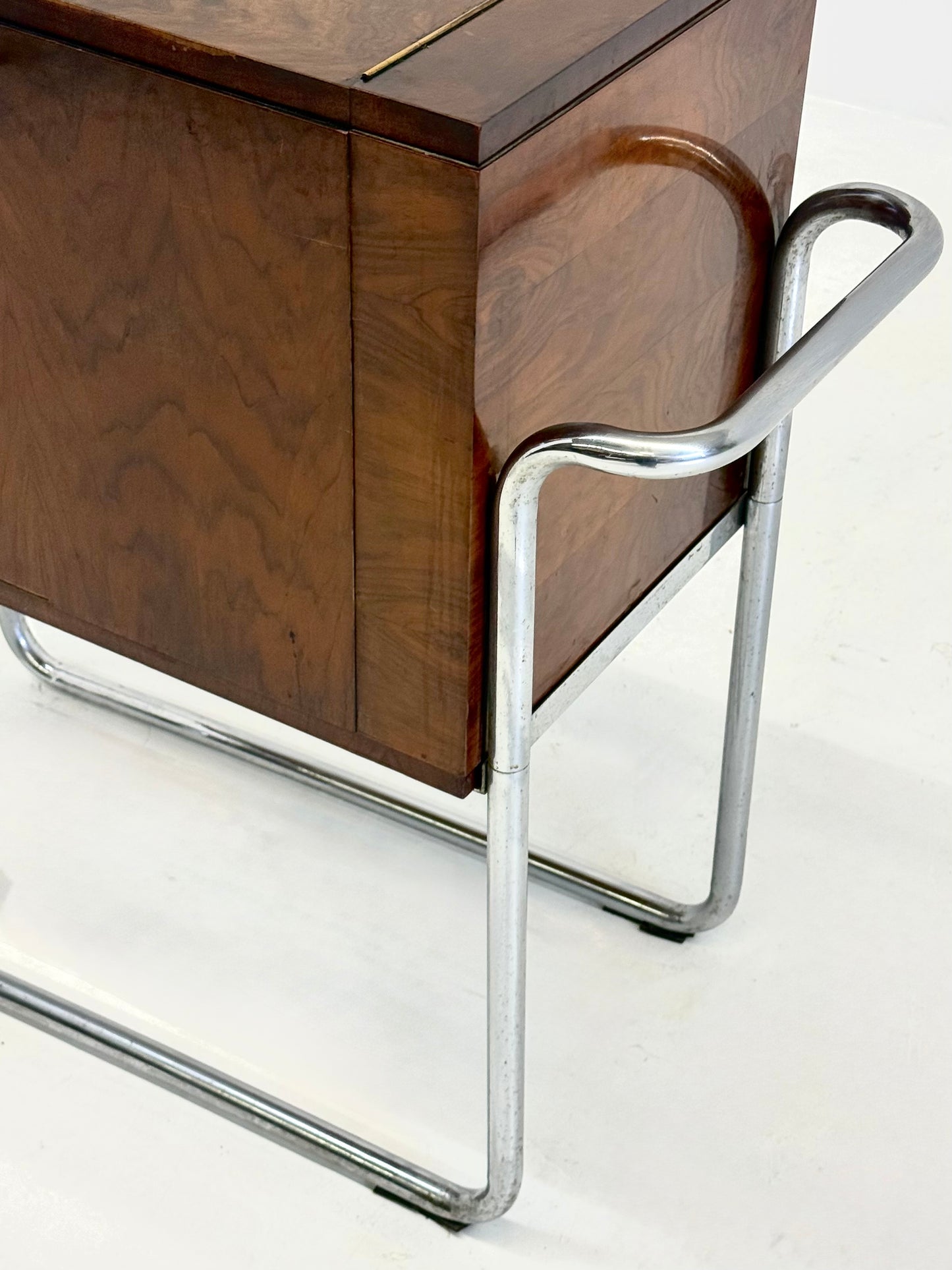 Italiaanse walnoot bar kast van Cova Milano