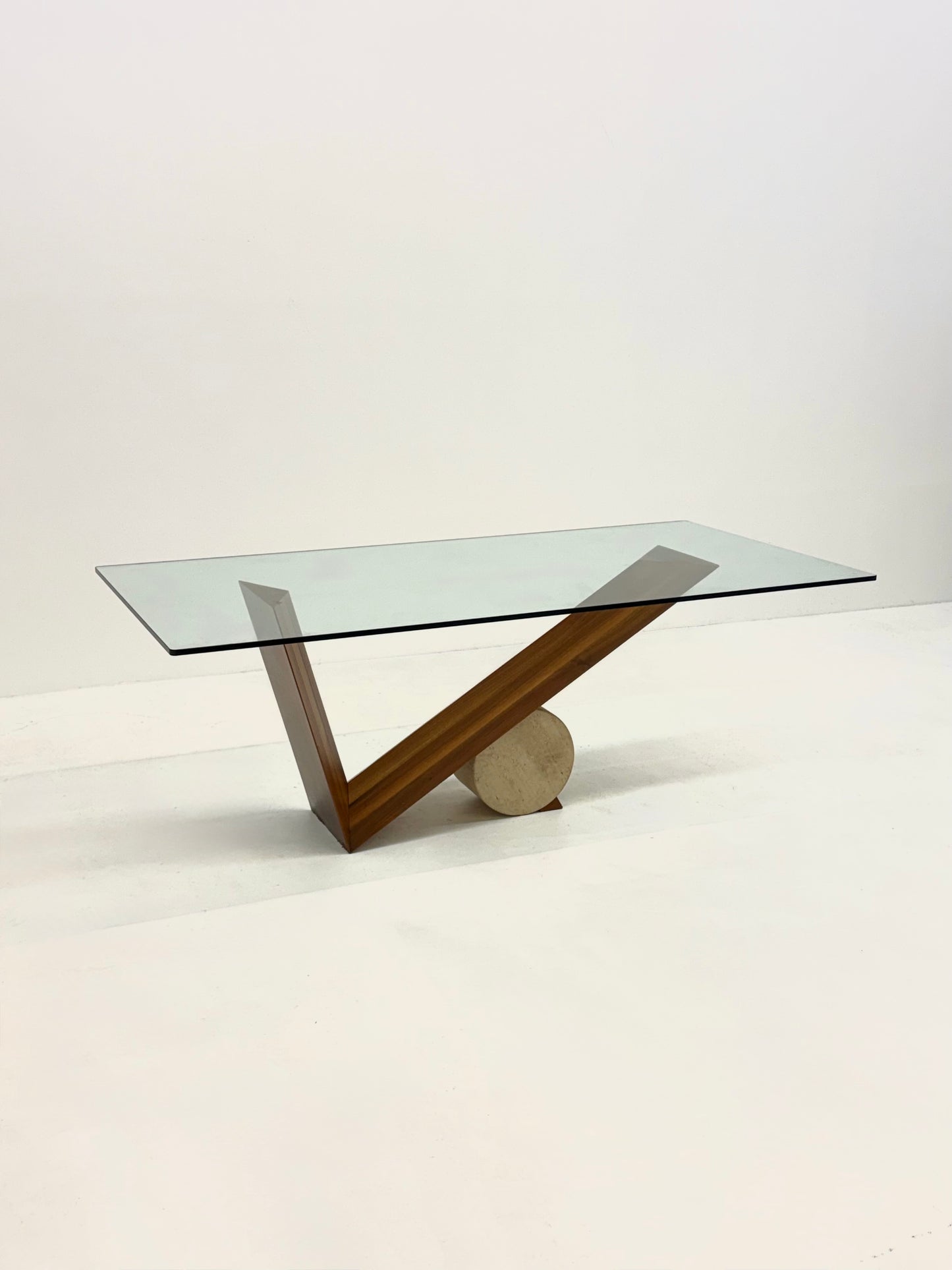 Valentino eettafel van Emanuele Zenere voor Cattelan