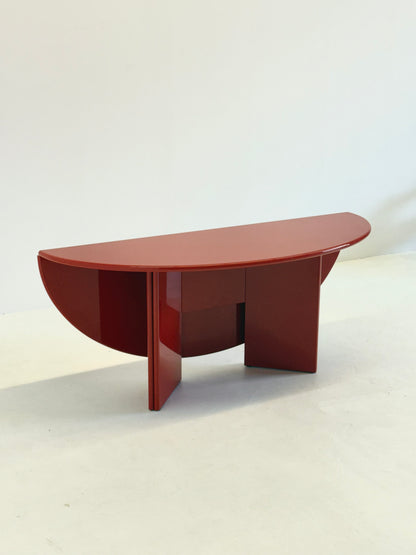 Antella eettafel / console tafel van Kazuhide Takahama voor Cassina in rood