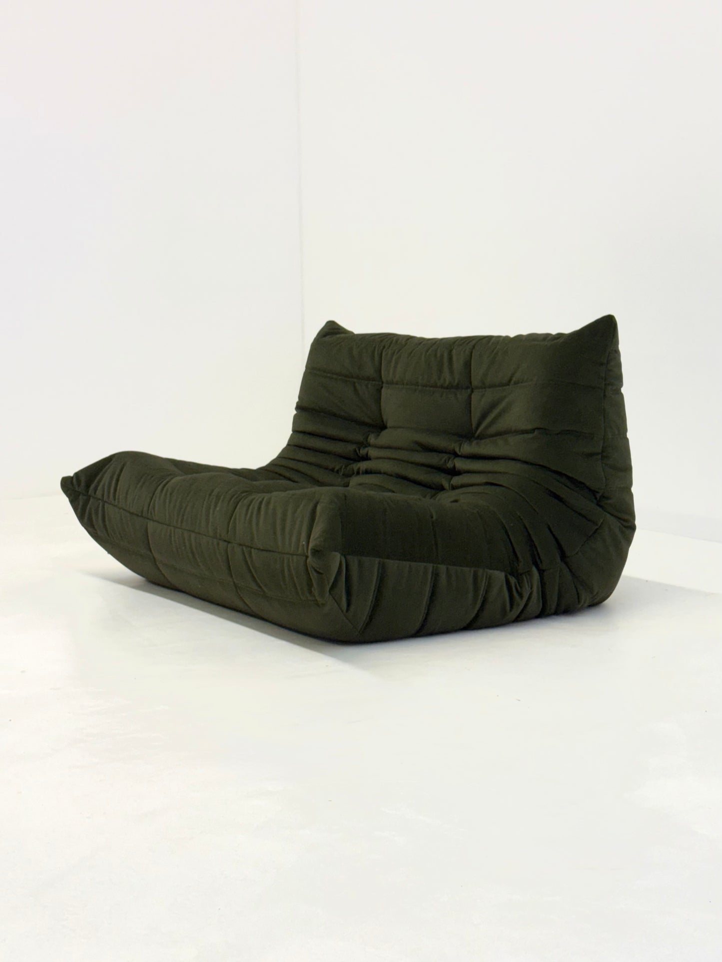 Ligne Roset Togo 2-zits element in donkergroen velvet
