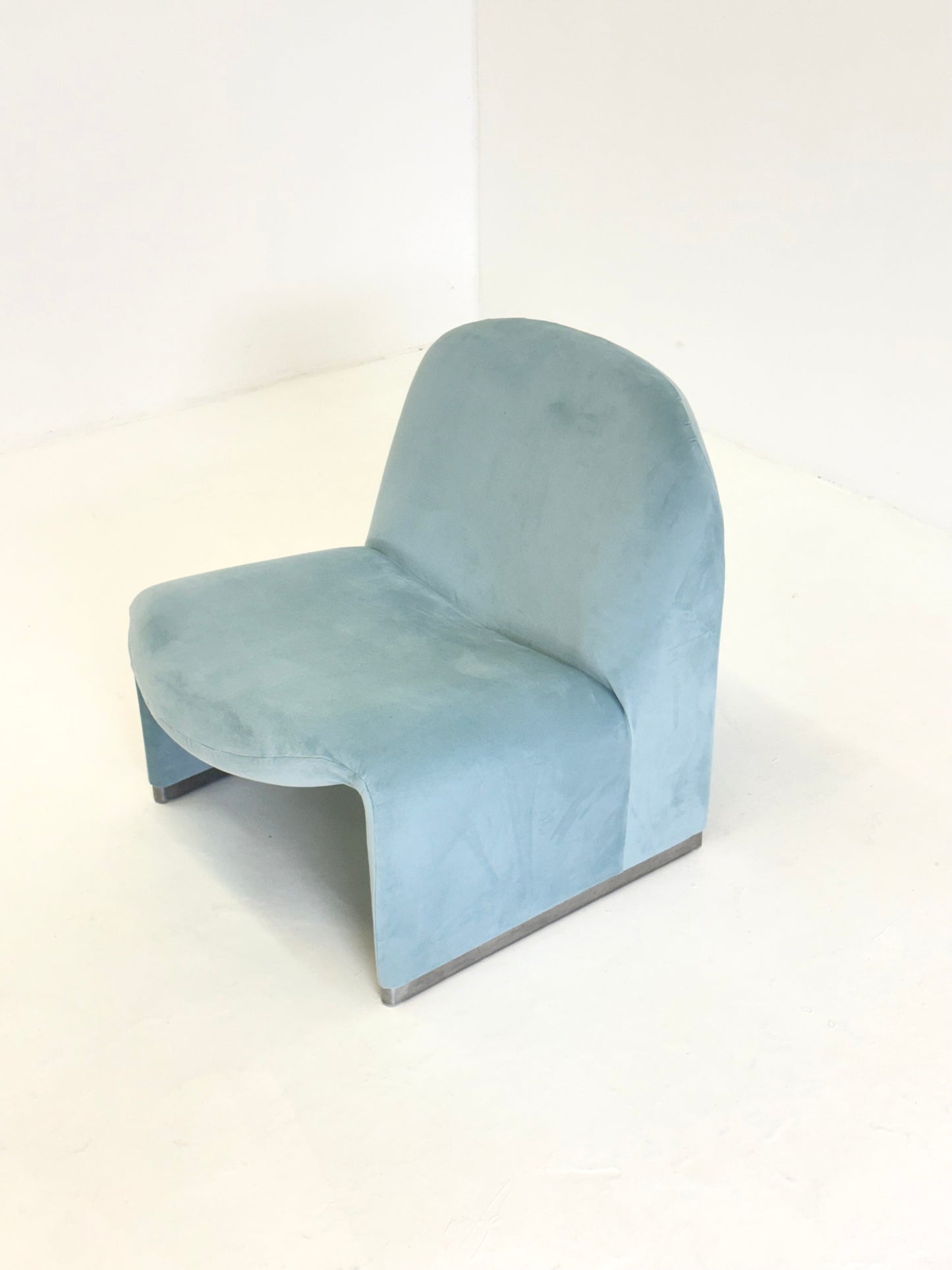 Anonima Castelli Alky Fauteuil in Babyblauw Velvet