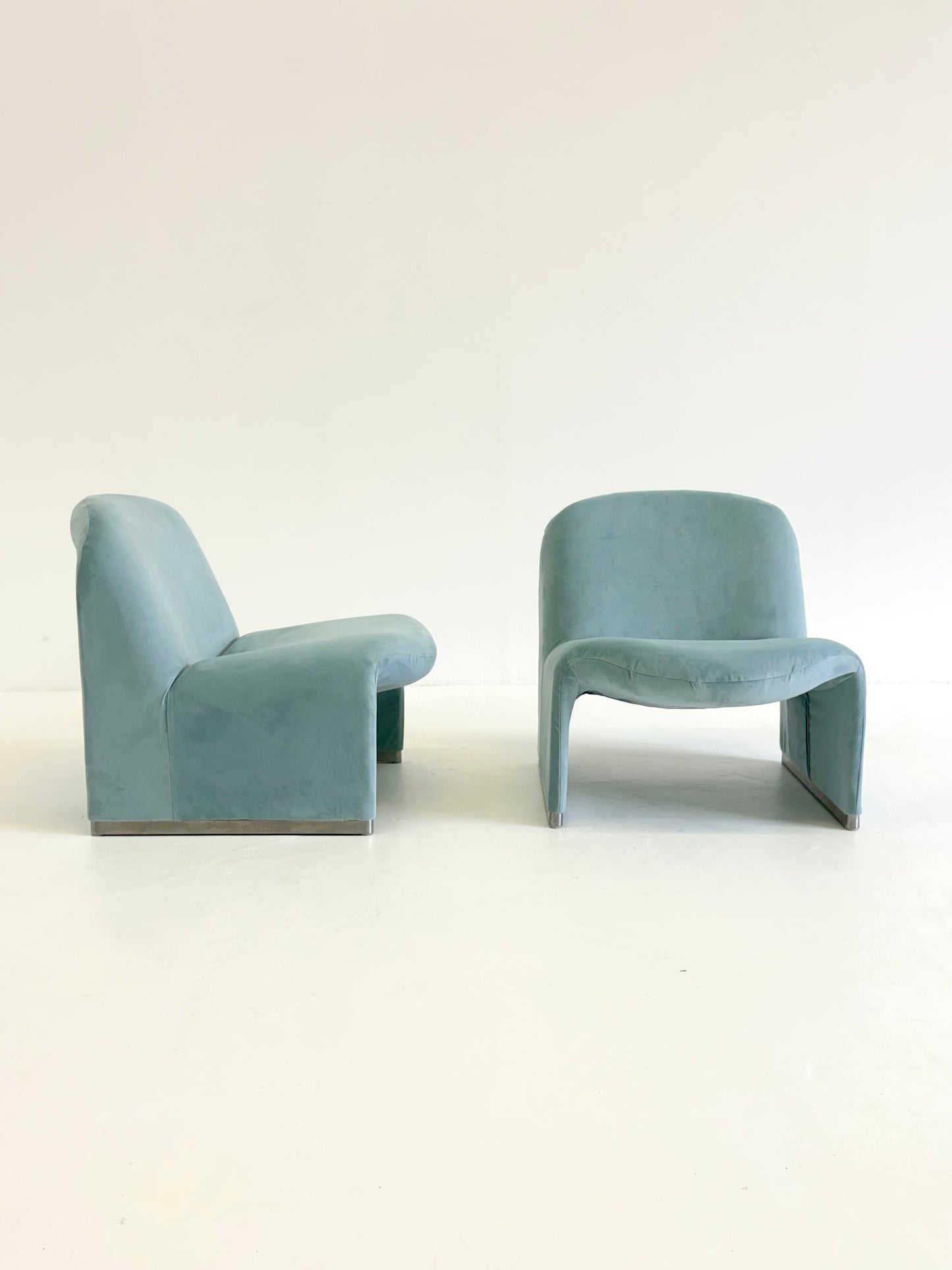 Anonima Castelli Alky Fauteuil in Babyblauw Velvet
