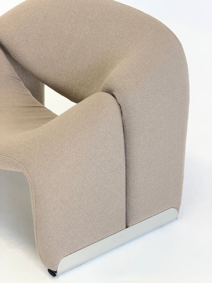 Artifort Groovy F598 M-Chair van Pierre Paulin in beige bouclé
