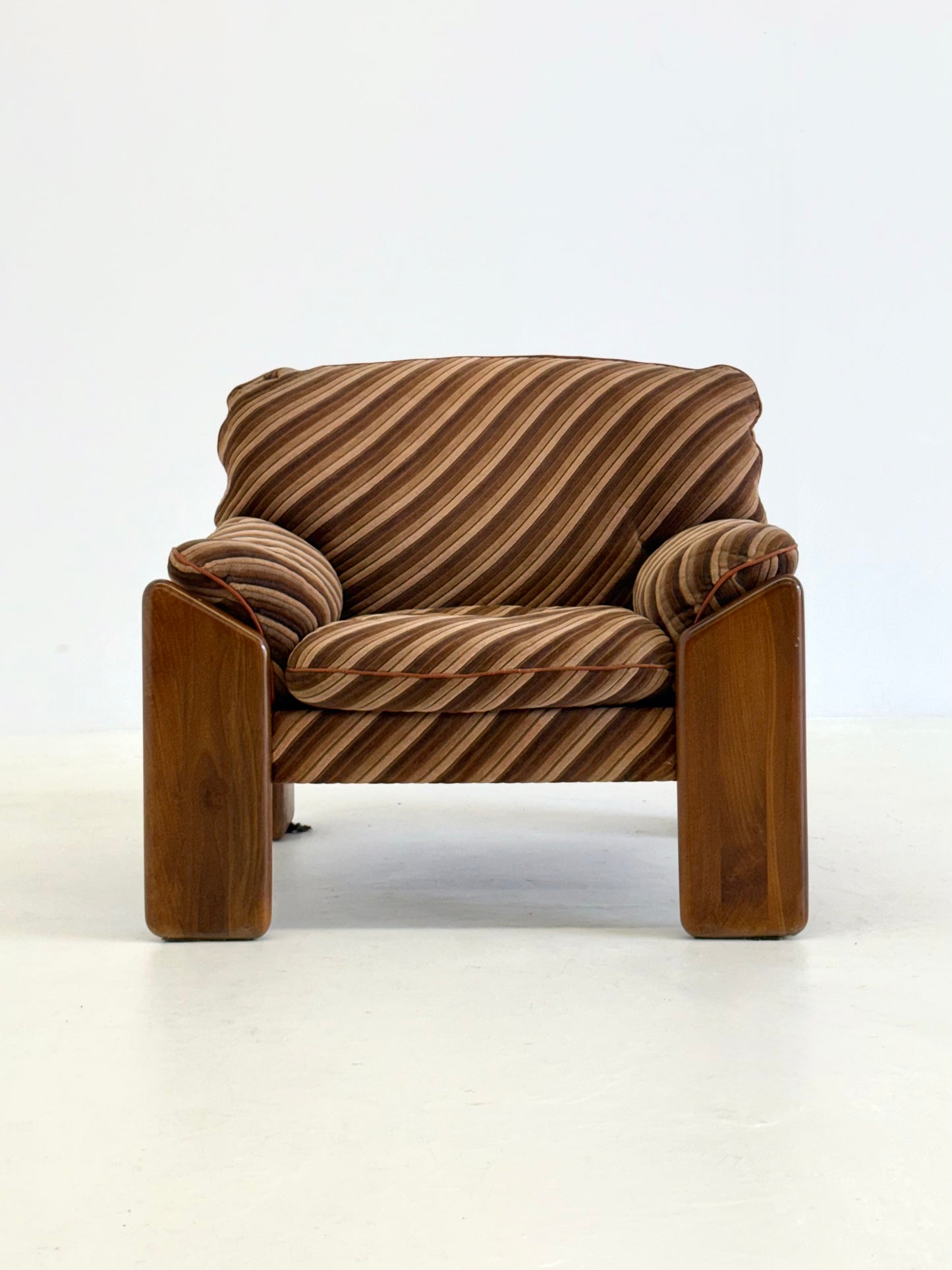 Sapporo fauteuil van Mario Marenco voor Mobil Girgi gestreept