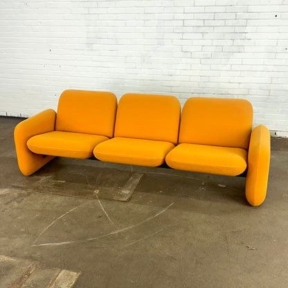 Chiclet bank van Ray Wilkes voor Herman Miller