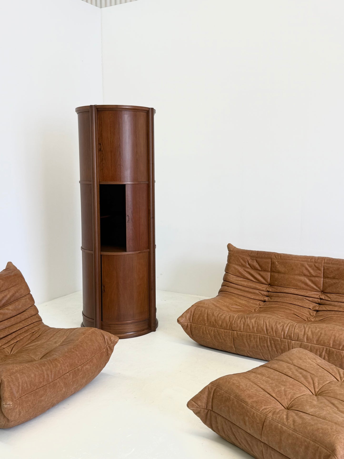 Sculpturale Italiaanse bar- en opbergkast van Gianfranco Frattini