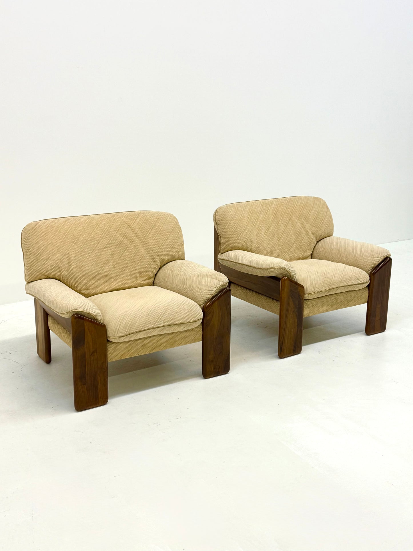 Sapporo fauteuils van Mario Marenco voor Mobil Girgi