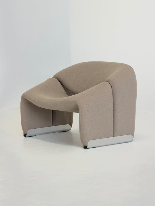 Artifort Groovy F598 M-Chair van Pierre Paulin in beige bouclé
