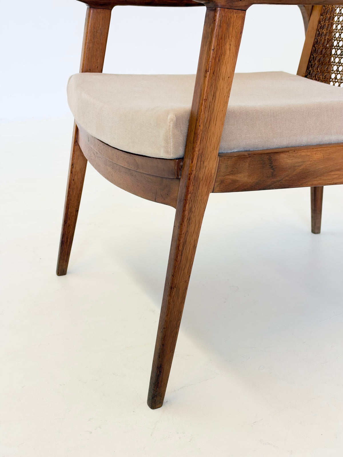 Mid Century Fauteuils van Notenhout en Rotan met Mohair