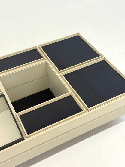 Modulaire witte salontafel ontworpen door Carlo Hauner voor Forma