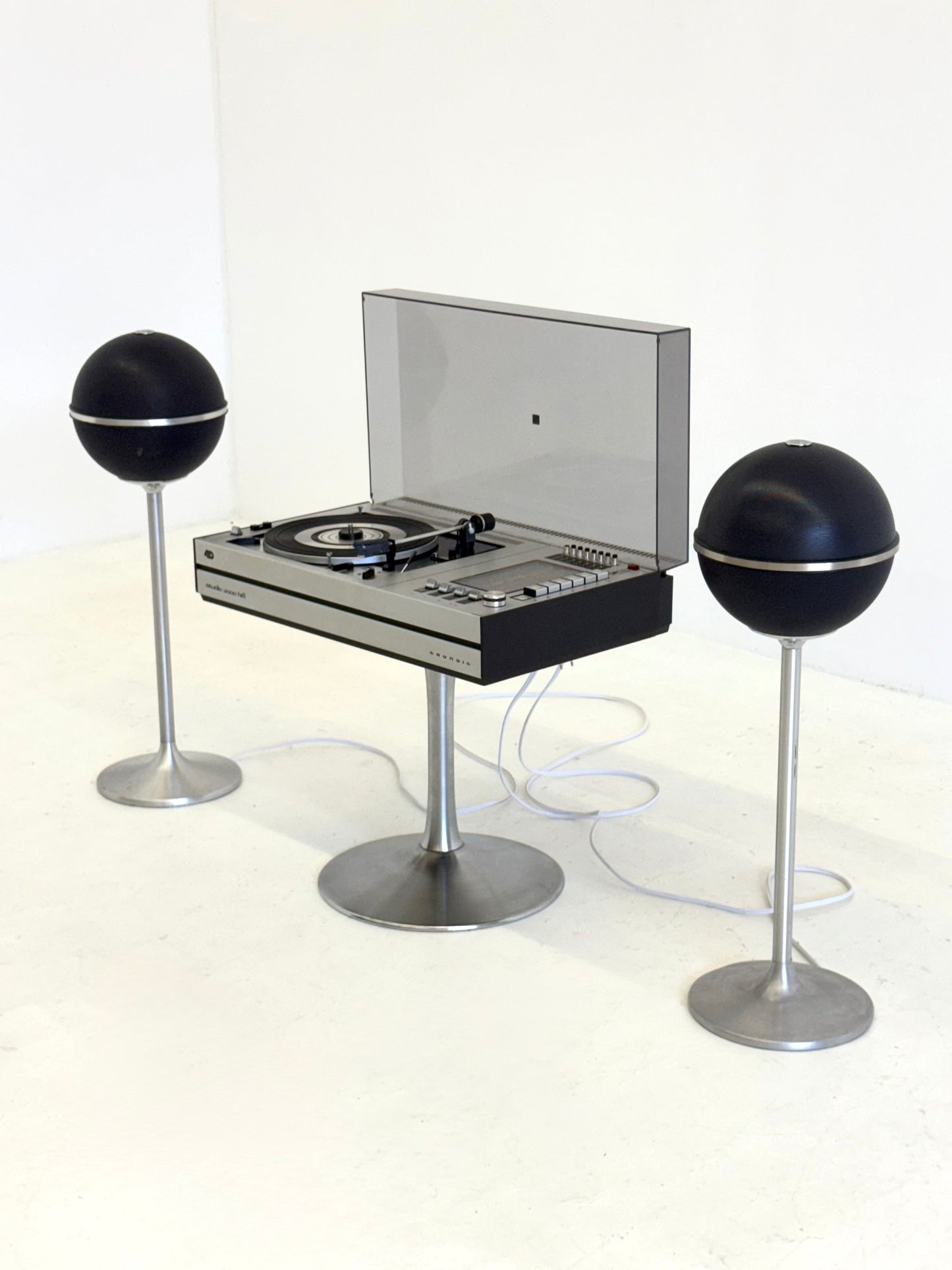 Grundig Studio 2000 Stereo Hi-Fi met Audiorama speakers 1