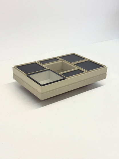 Modulaire witte salontafel ontworpen door Carlo Hauner voor Forma