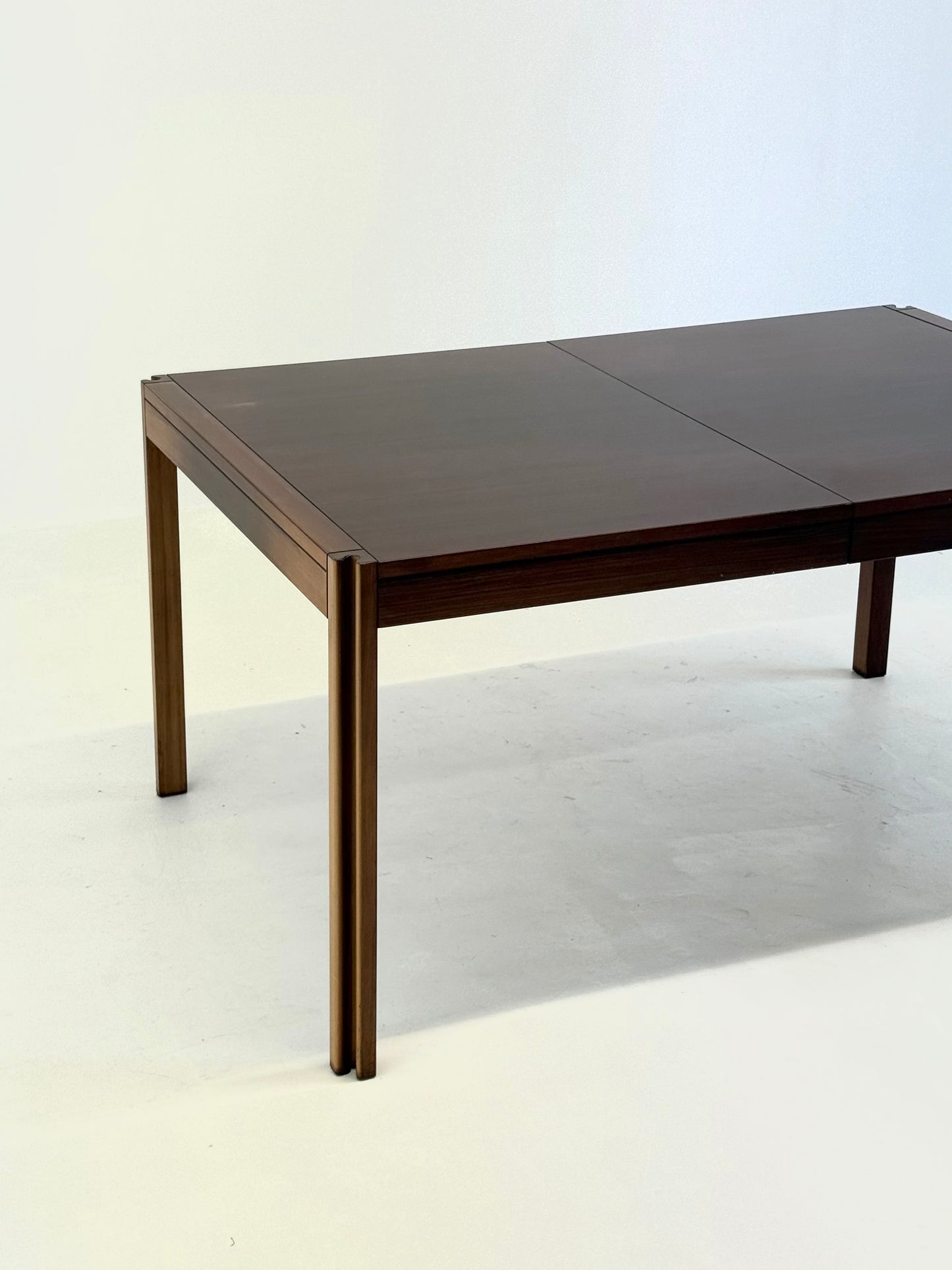 4D houten vintage eettafel door Angelo Mangiarotti voor Molteni