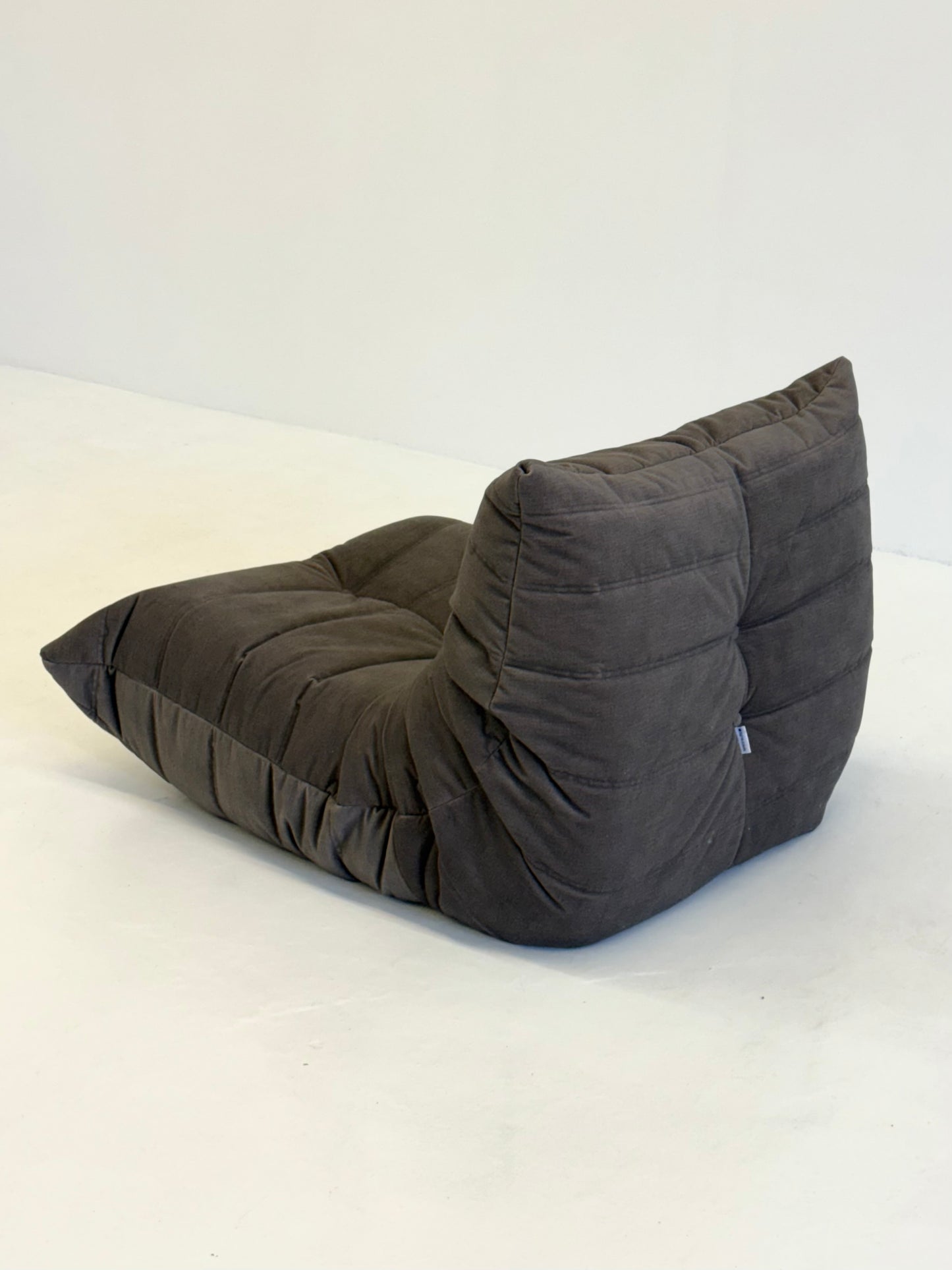 Ligne Roset Togo 1-zits in taupe velvet