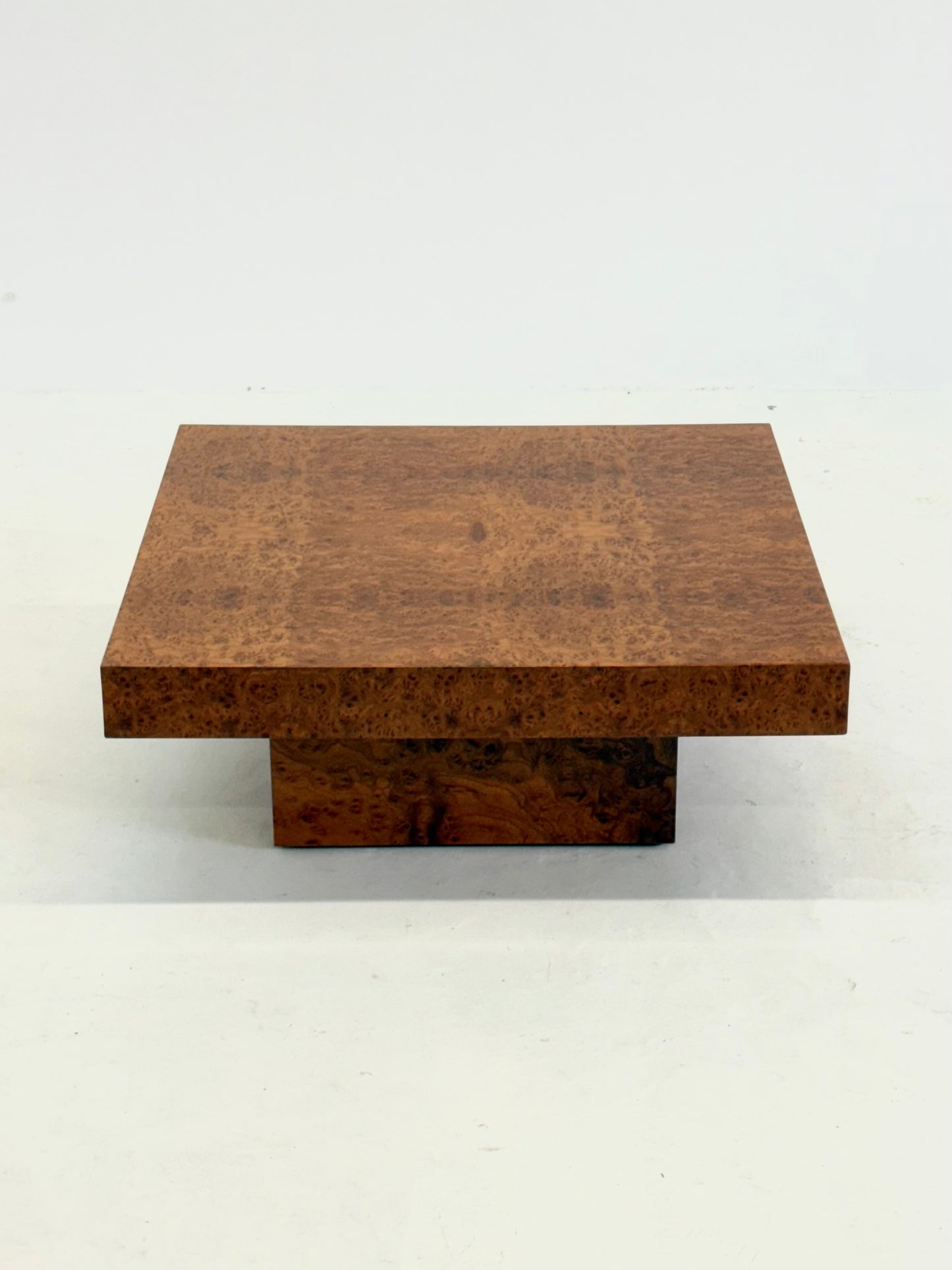 Vierkante salontafel van Fratelli Turri met wortelhout