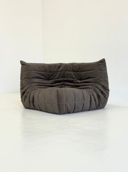 Ligne Roset Togo hoekelement in grijs / taupe rood velvet