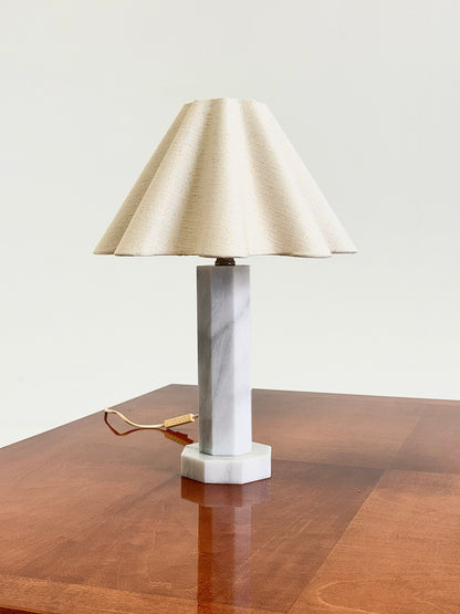 Vintage marmeren tafellamp met linnen kap