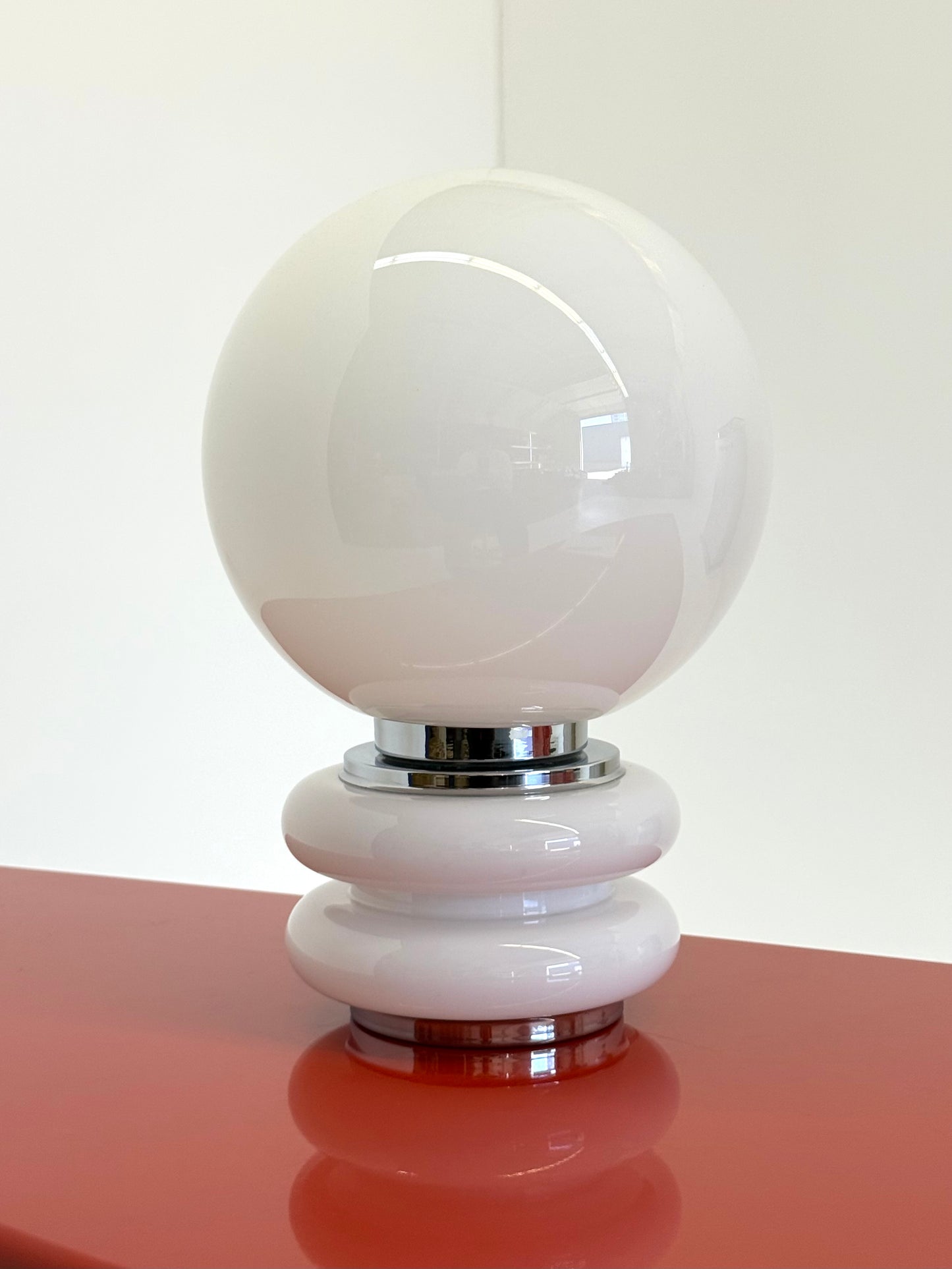 Wit glazen Space Age tafellamp in bolvorm
