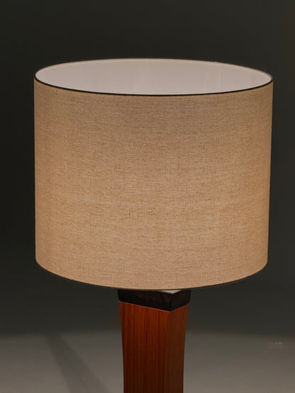 Italiaanse Mid Century tafellamp van teakhout