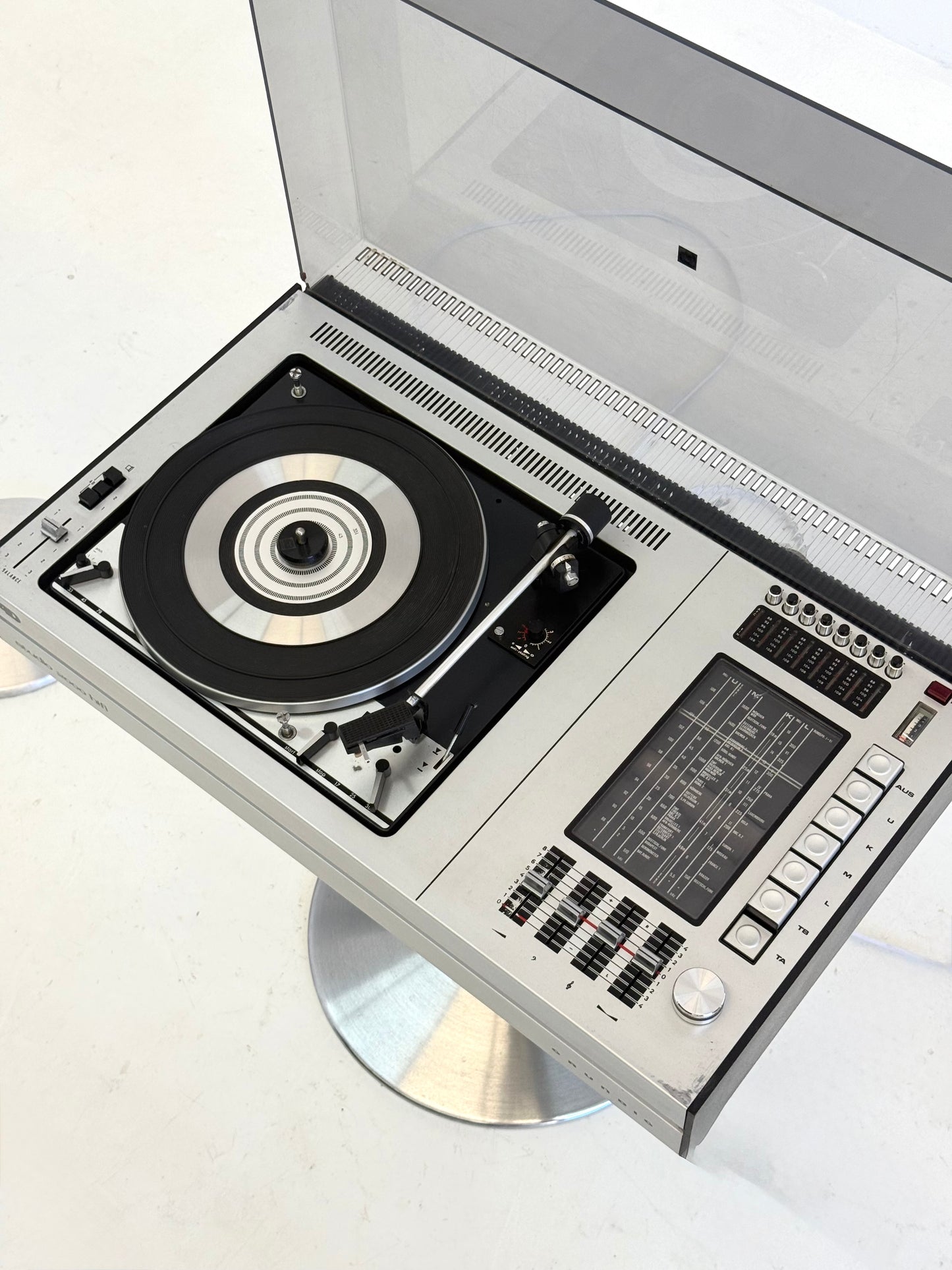 Grundig Studio 2000 Stereo Hi-Fi met Audiorama speakers 1